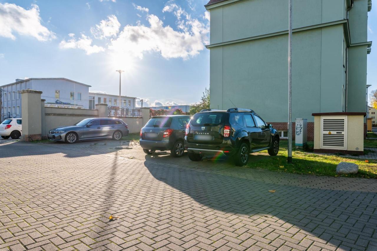 Ruhig - Privatparkplatz - Barrierearm Quiet - Private Car Park - Low Barrier 마그데부르크 외부 사진